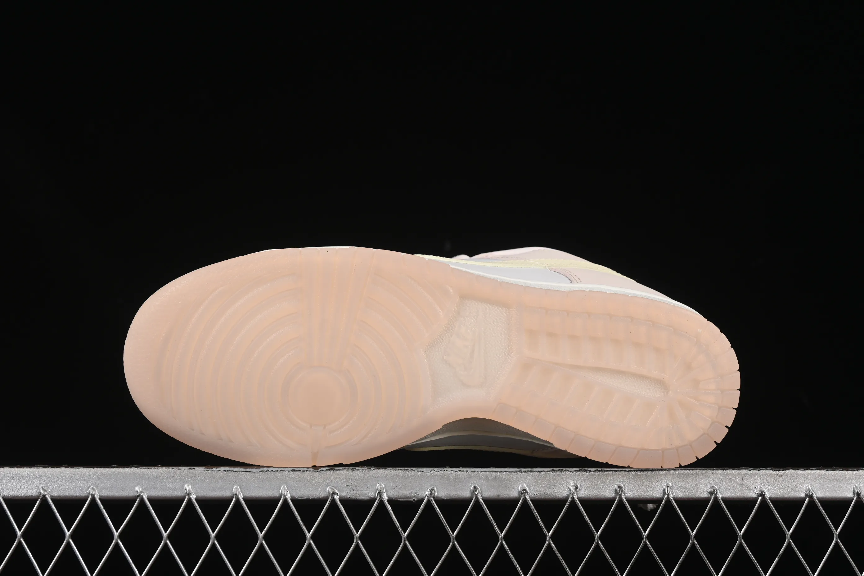 All categories Nk SB Dunk series Nk SB Dunk Low low-top sneakers Nk SB Dunk Low white light pink SB low-top casual sneakers FB7901-601